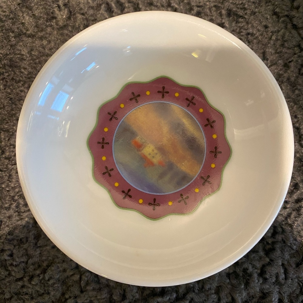 Small soy sauce/olive bowls